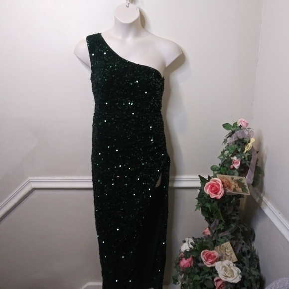 Dark Green Sparkly Sequinned Velour One Shoulder, Sexy Split Side Cocktail Dress - Picture 9 of 9